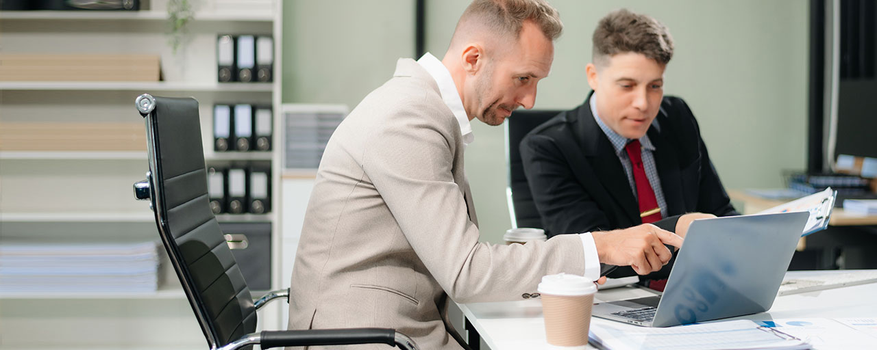 Внедрение ИИ в бизнес-процессы: «Формат кода» на мероприятии «Делового Петербурга»