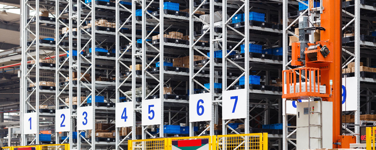 Как использование кранов-штабелеров повышает эффективность работы на складе?